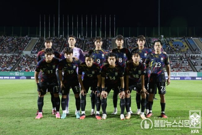 키르기스스탄과의 U-23 아시안컵 예선 2차전에 선발 출장한 올림픽 축구대표팀 선수단의 모습.