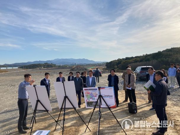 2024년도 공유재산 관리계획 대상 현지확인하는 기획행정위 의원들