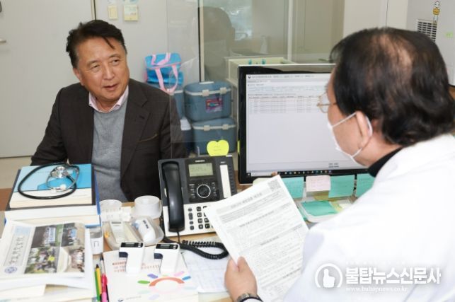 김영환 충북도지사, 코로나19와 인플루엔자 백신 동시접종