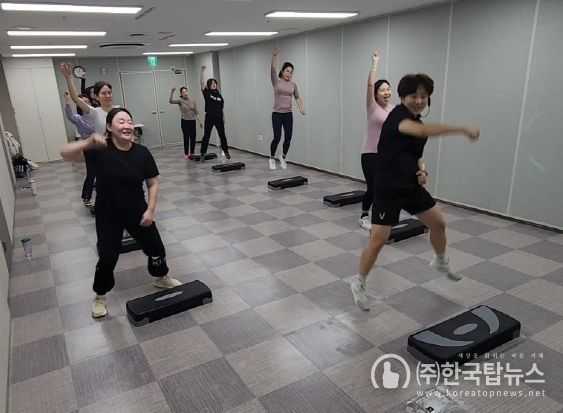 육퇴운동클럽 [스텝박스]