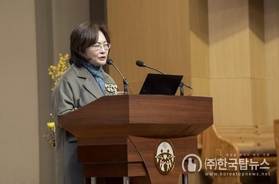 지난 3월 5일 남산시민대학 개강식에 참석한 박희영 용산구청장이 인사말을 하고 있다