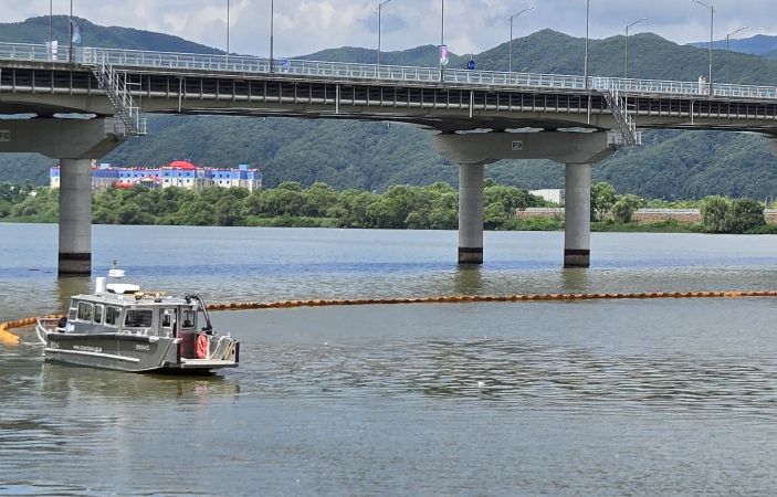 의암호 부유쓰레기 수거현장