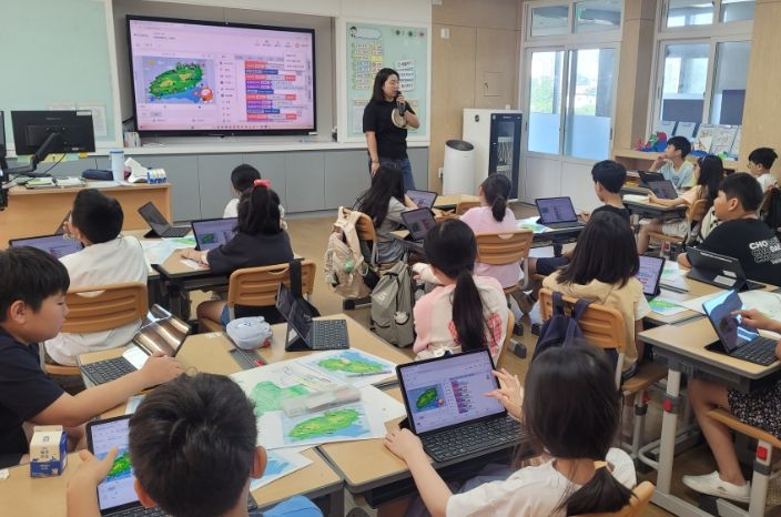 찾아가는 인공지능 독서코딩 교육