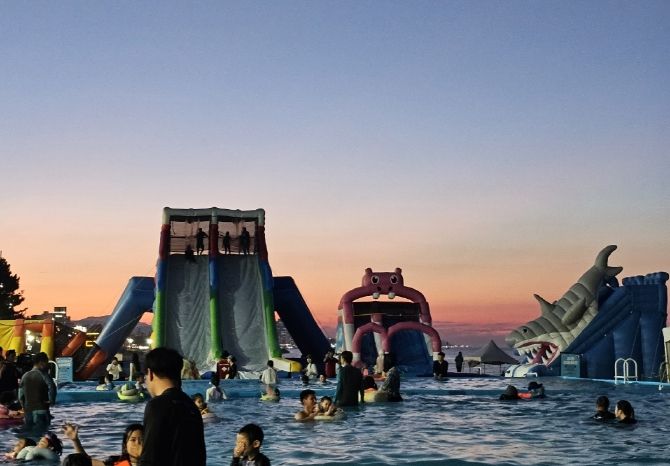 경포 해수욕장 해수풀장, 여름 피서 명소로 자리잡다