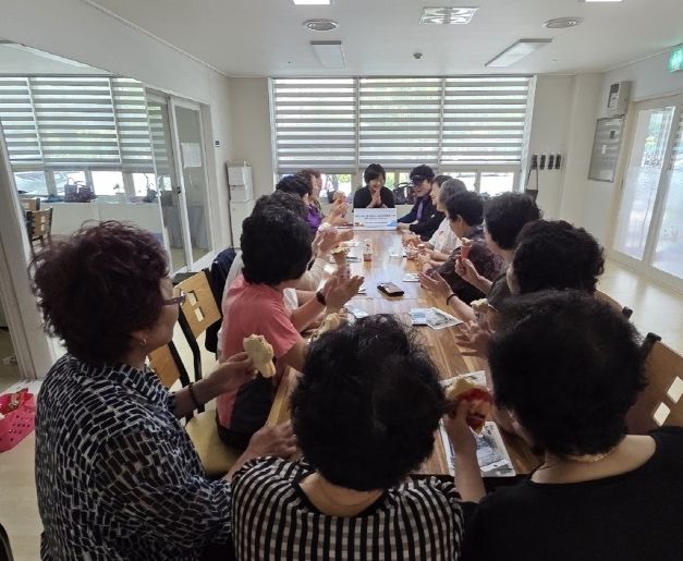 무더위쉼터 경로당에 시원한 여름간식 전달