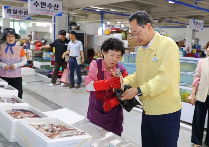 민생회복 소비쿠폰으로 장 보세요”