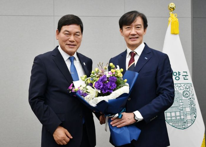 정철원 담양군수, 담양 방문한 조국 만나 현안 논의·당 차원 협력 요청