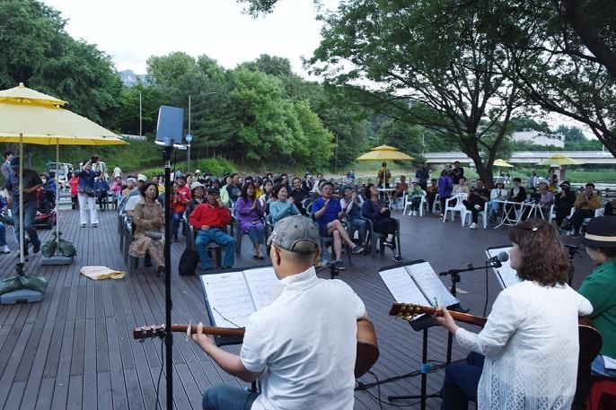 중랑천 발물쉼터 버스킹