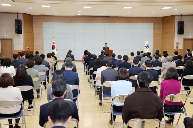 윤건영 교육감, 11월 월례조회 실시