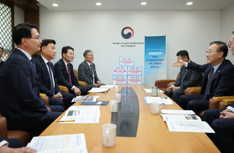 영광군, 서해안철도 국가철도망 반영 5개 시․군 공동건의문 전달