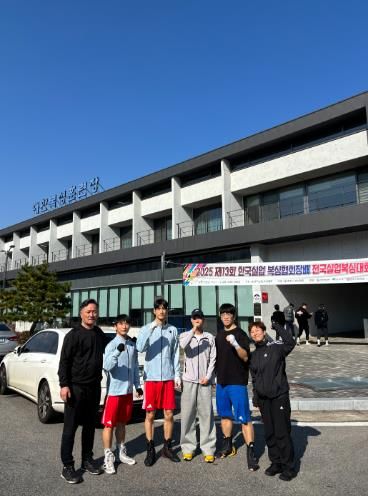 화순군청 복싱부(왼쪽부터 박구감독님,서동근선수, 국승준선수, 성현태선수, 선현욱선수, 박지선코치)
