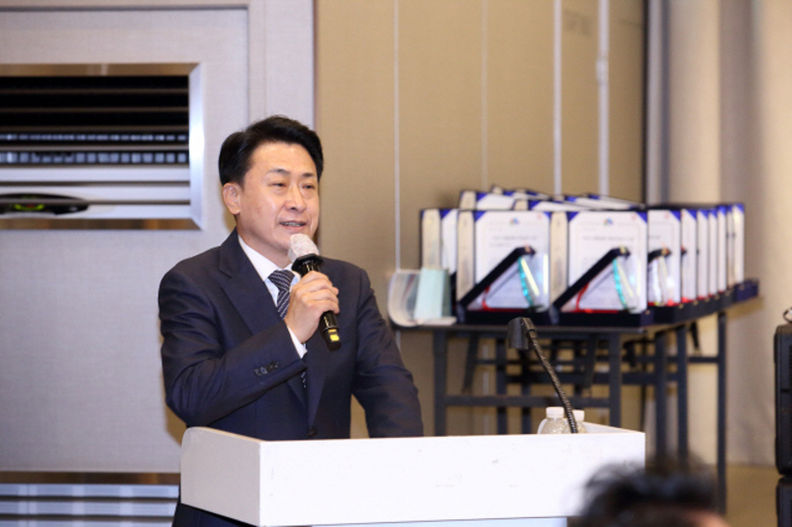 한국공익신문 김정균사장