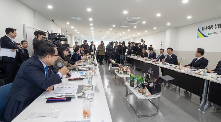 청년이 돌아오는 식품도시 익산, 총리가 직접 확인