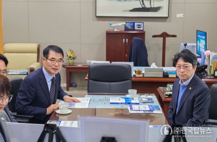 장충남 군수 국토부 방문 도로·철도 분야 현안 논의 = 홍지선 국토부 제2차관